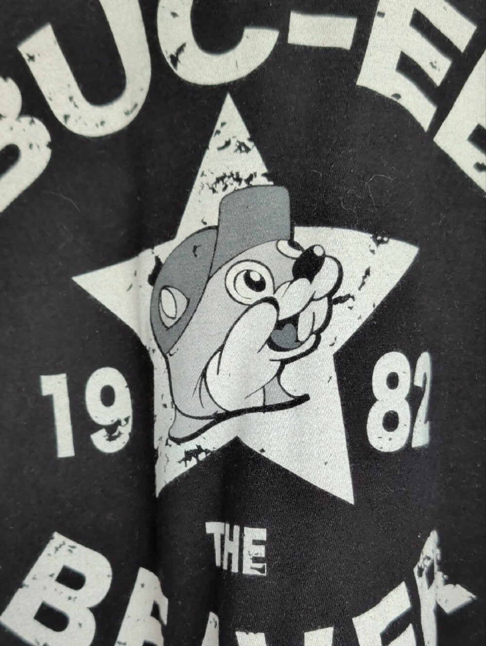 Buc-ee's The Beaver Black Graphic Short Sleeve Tee Vacation Weekend Wear - Picture 2 of 4